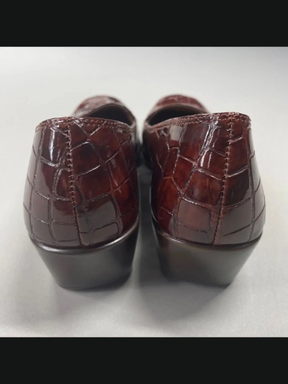 NEW Aerosoles Shoes Womens 6.5 brown faux leather alligator final exam wedge